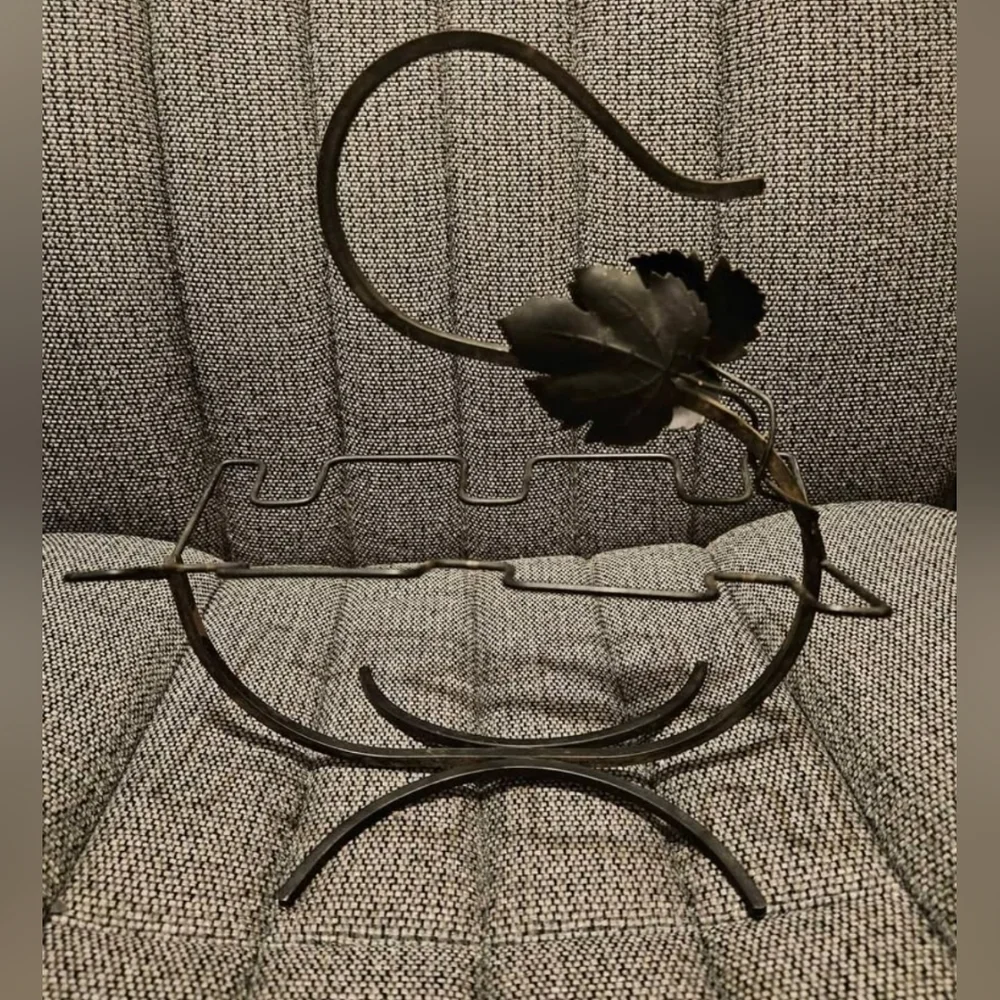 Wrought Iron Metal Duck Swan Holder Rack Bathroom Decor